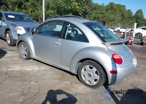 2000 Volkswagen New Beetle Gls 1.8L Turbo z USA, uszkodzony, nr VIN 3VWCD21CXYM464022